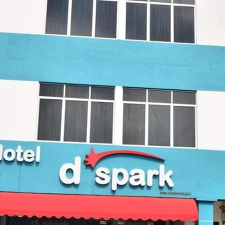 Oyo 91087 Hotel Dspark Port Klang Bagian luar foto