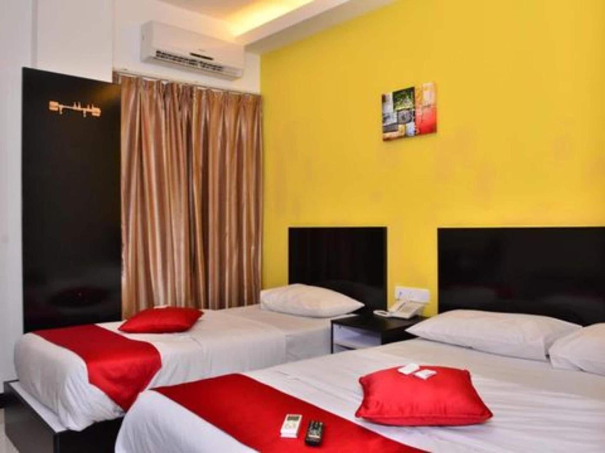 Oyo 91087 Hotel Dspark Port Klang Bagian luar foto
