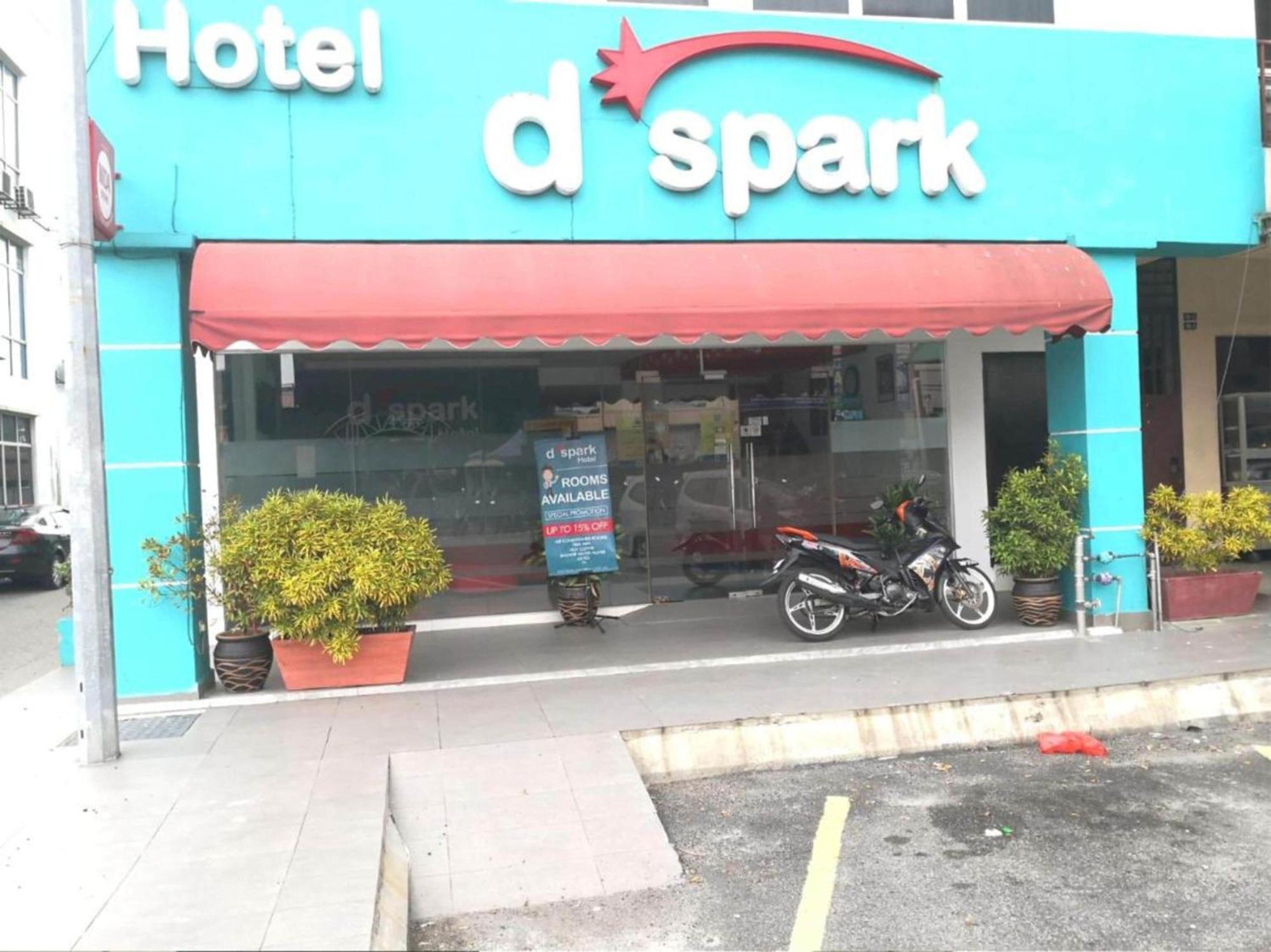 Oyo 91087 Hotel Dspark Port Klang Bagian luar foto