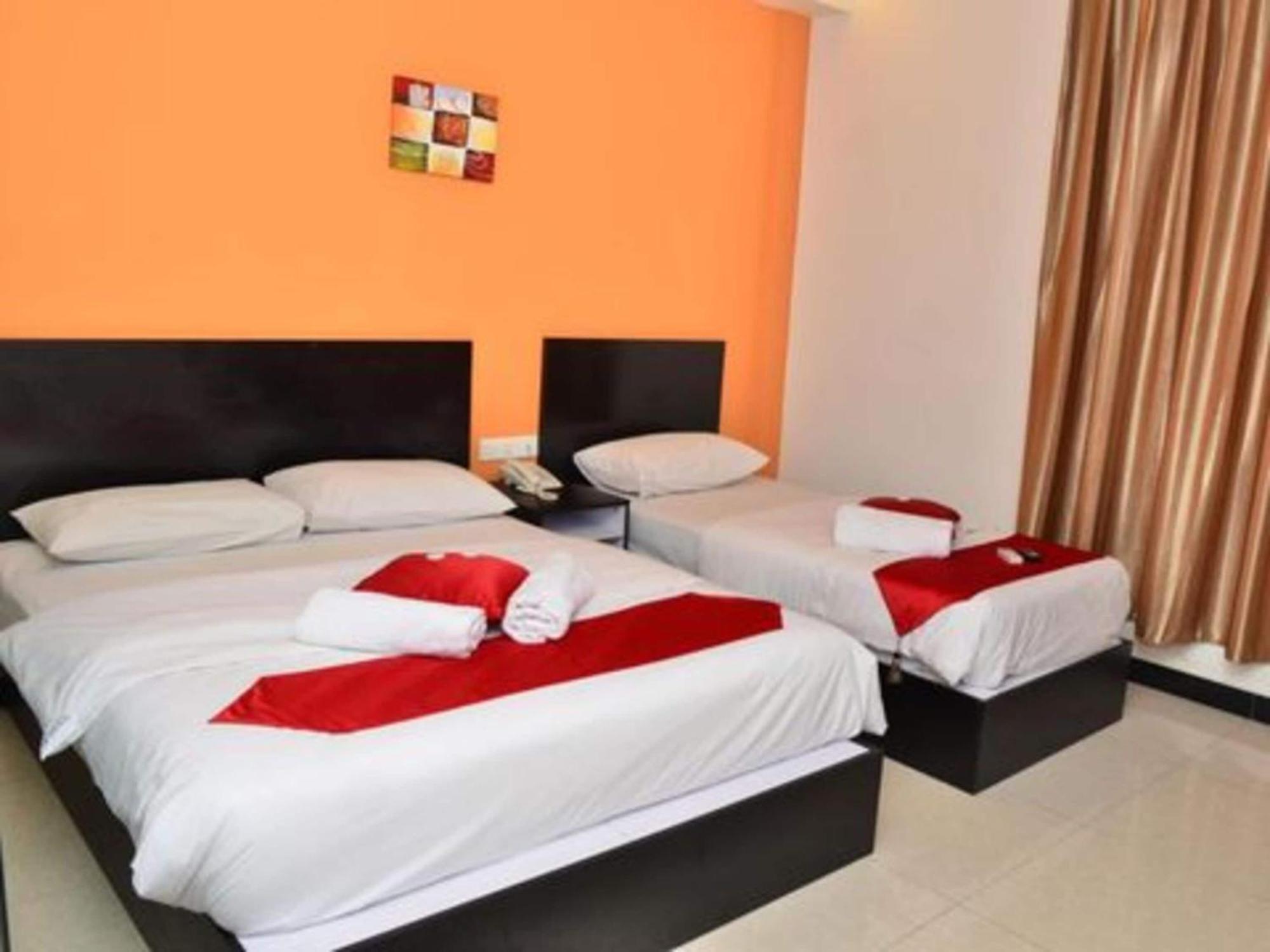Oyo 91087 Hotel Dspark Port Klang Bagian luar foto