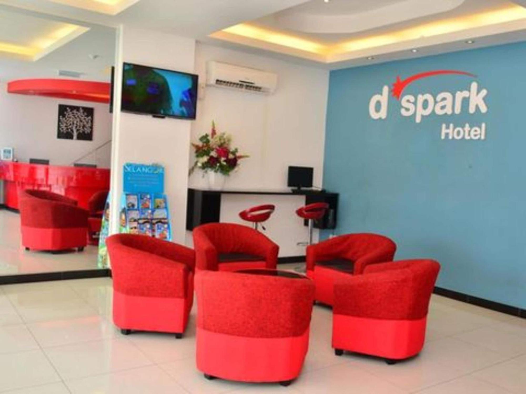 Oyo 91087 Hotel Dspark Port Klang Bagian luar foto