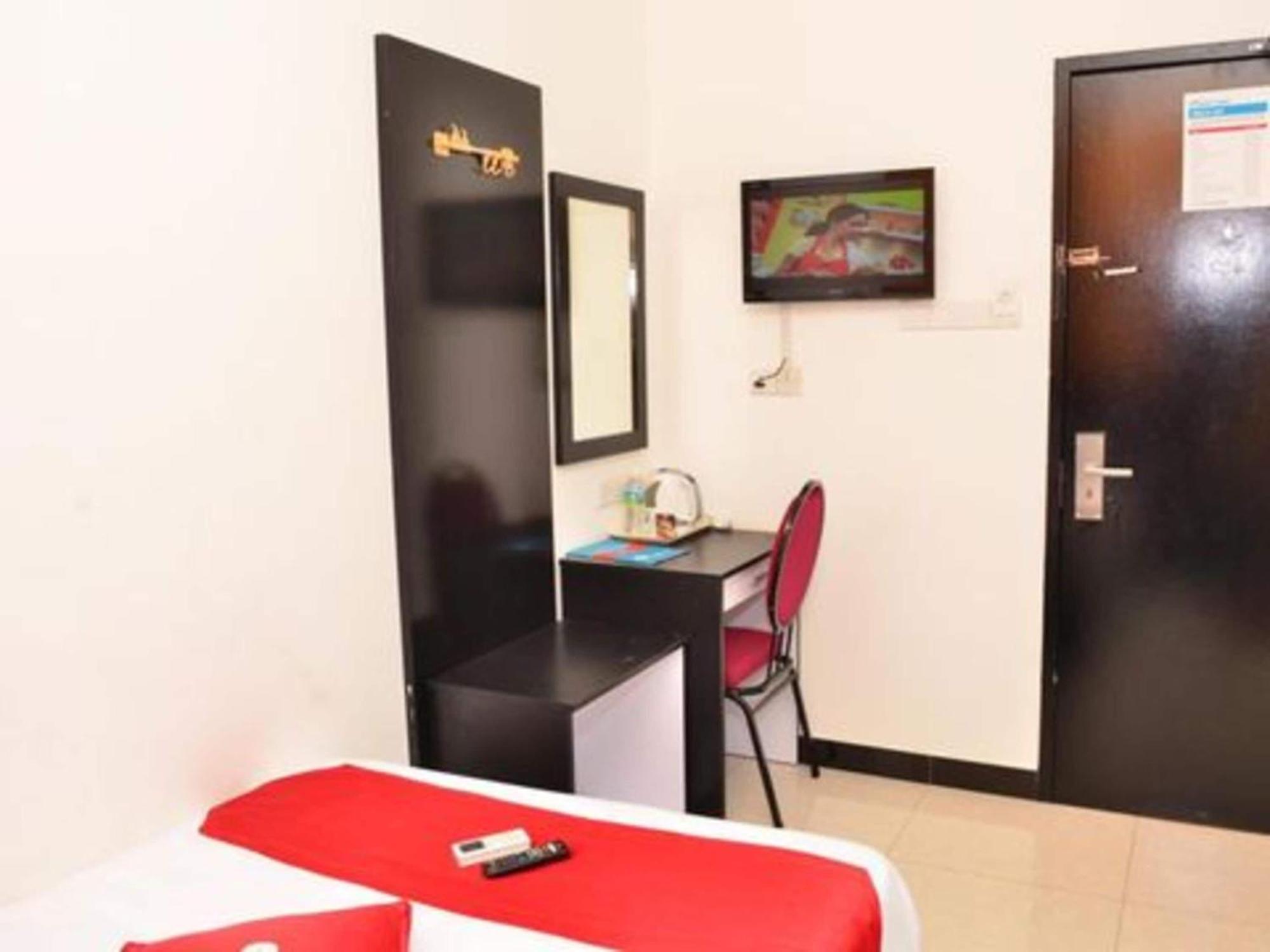 Oyo 91087 Hotel Dspark Port Klang Bagian luar foto