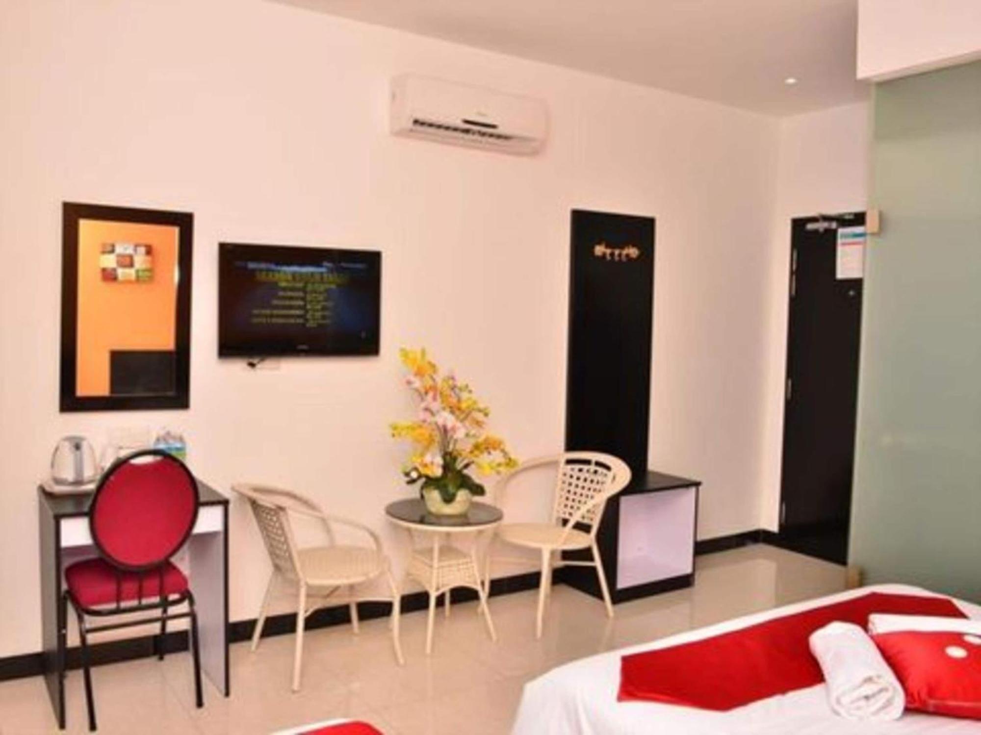 Oyo 91087 Hotel Dspark Port Klang Bagian luar foto